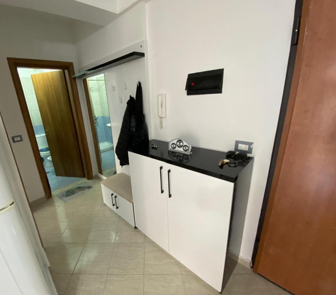 Liam Apartments Вльора Екстер'єр фото