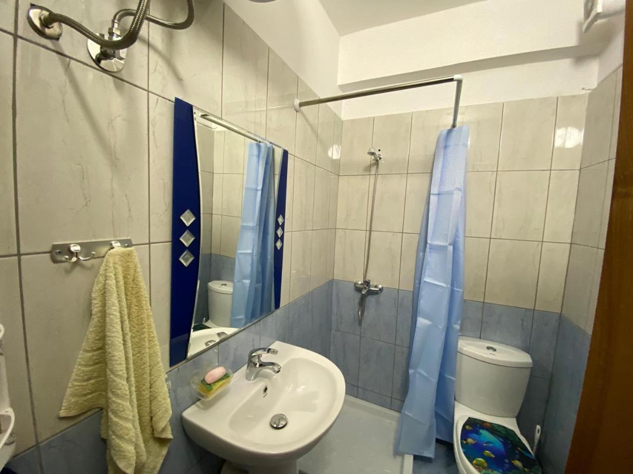 Liam Apartments Вльора Екстер'єр фото