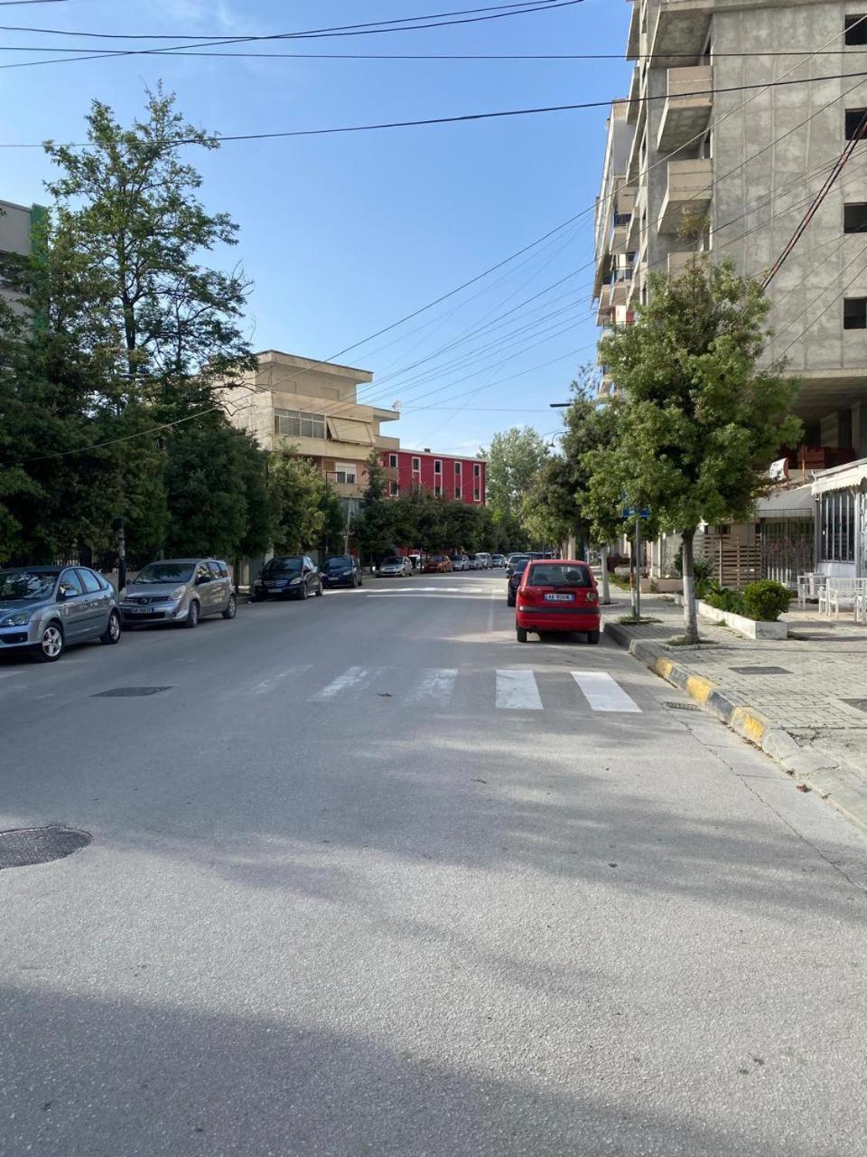 Liam Apartments Вльора Екстер'єр фото